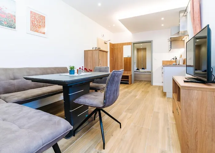 Apartment Hugo Blatna
