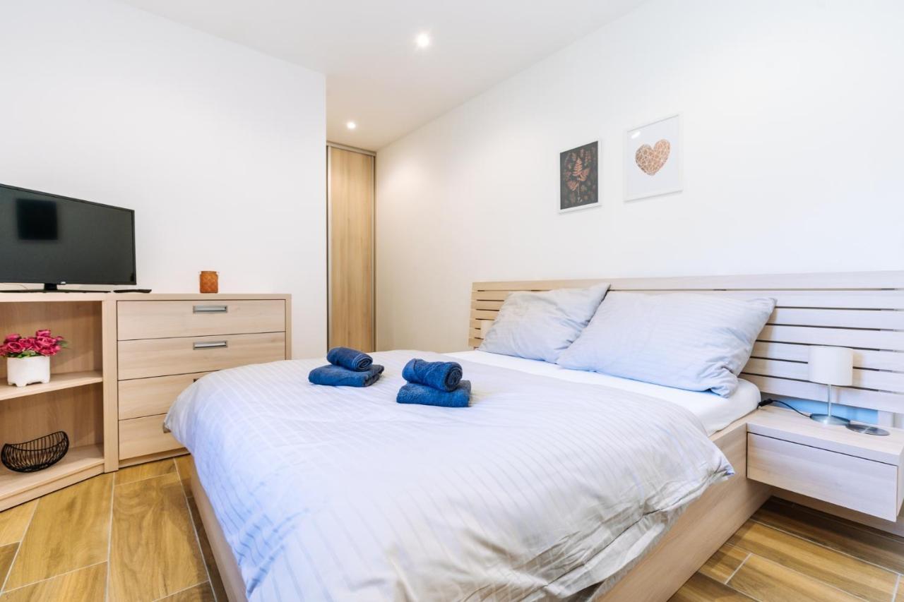 Apartment Hugo Blatna